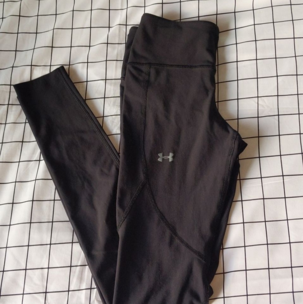 Black under armour leggings